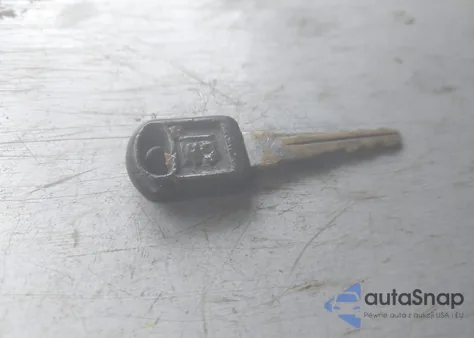 1998 Chevrolet C1500 Fleetside из США, поврежденный, VIN 1GCEC19W0WE256015